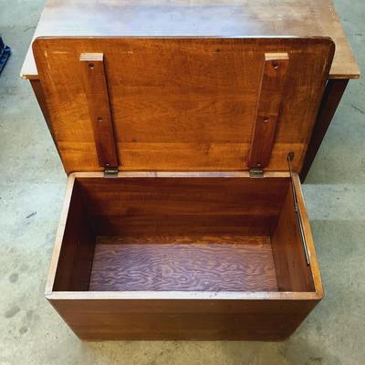 LOT 118: Vintage Oak Blanket Chest with Brass Electrified Candle Holder Lamp, Folk Art Pottery & More