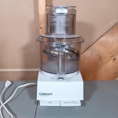 LOT 134: Cuisinart Pro Custom 11-Cup Food Processor with West Bend Crockery Cooker