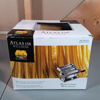 LOT 135: Atlas 150 Wellness Marcato Classic Pasta Machine, KitchenSmith Toaster, Kettle & Coffee Pot