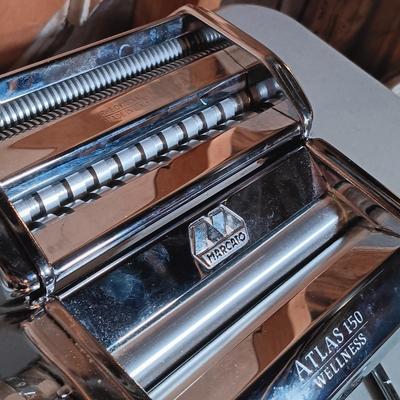 LOT 135: Atlas 150 Wellness Marcato Classic Pasta Machine, KitchenSmith Toaster, Kettle & Coffee Pot