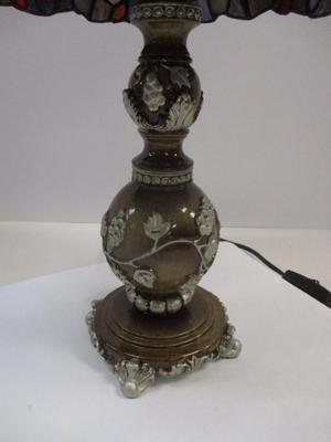 Hand Made Bieye Wisteria Butterflies Tiffany Style Stained Glass Table Lamp