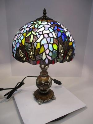 Hand Made Bieye Wisteria Butterflies Tiffany Style Stained Glass Table Lamp