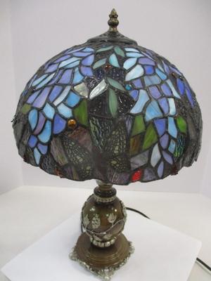 Hand Made Bieye Wisteria Butterflies Tiffany Style Stained Glass Table Lamp