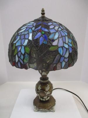 Hand Made Bieye Wisteria Butterflies Tiffany Style Stained Glass Table Lamp