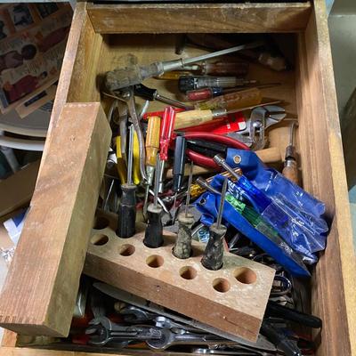 LOT 31B: Grab Bag Variety of Tools incl Craftsman