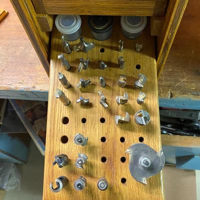 LOT 32B: Cinch Drive Sleeve Cinch Anchors, Router Bits & More