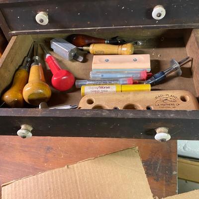 LOT 32B: Cinch Drive Sleeve Cinch Anchors, Router Bits & More