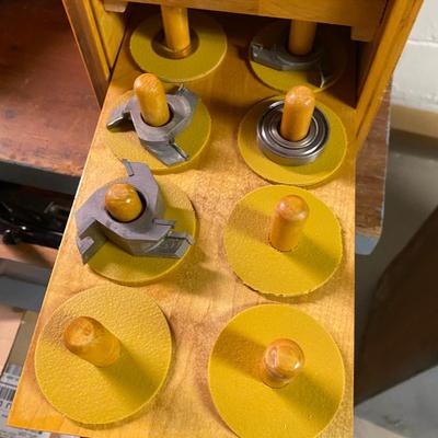LOT 32B: Cinch Drive Sleeve Cinch Anchors, Router Bits & More