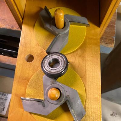 LOT 32B: Cinch Drive Sleeve Cinch Anchors, Router Bits & More