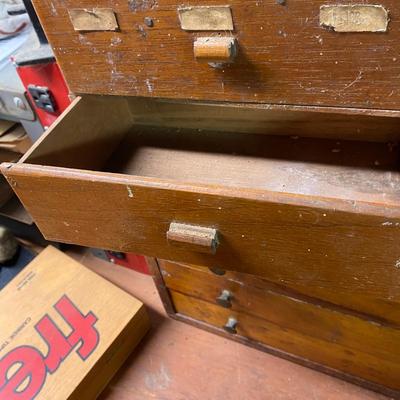 LOT 32B: Cinch Drive Sleeve Cinch Anchors, Router Bits & More