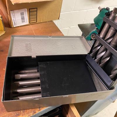 LOT 32B: Cinch Drive Sleeve Cinch Anchors, Router Bits & More