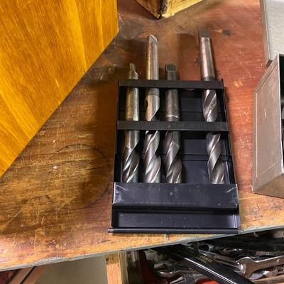 LOT 32B: Cinch Drive Sleeve Cinch Anchors, Router Bits & More
