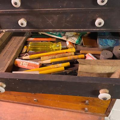 LOT 32B: Cinch Drive Sleeve Cinch Anchors, Router Bits & More
