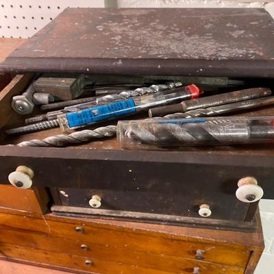LOT 32B: Cinch Drive Sleeve Cinch Anchors, Router Bits & More