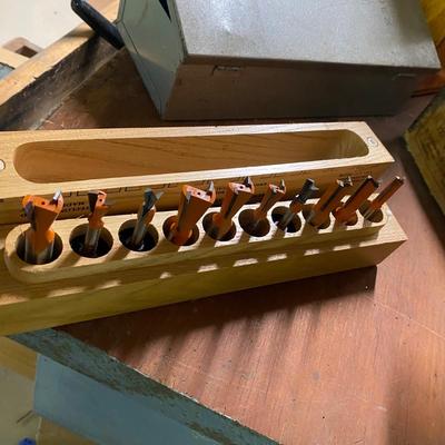 LOT 32B: Cinch Drive Sleeve Cinch Anchors, Router Bits & More