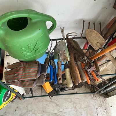 Sale Photo Thumbnail #1108: Various gardening tools/items