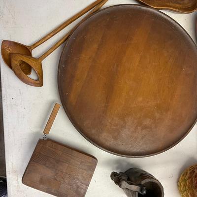 Sale Photo Thumbnail #1170: Comes with wooden circle lazy susan, wooden leaf tray, two wooden bowls, pineapple, two serving spoons, small wooden cut block, one wooden cup