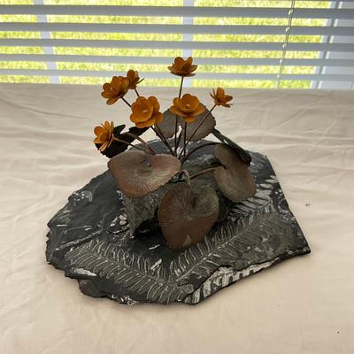 Sale Photo Thumbnail #1237: Measures; 5" high x 5" wide x 5" deep
