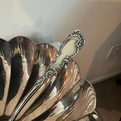 Sale Photo Thumbnail #1251: Comes with trays, spoons & bowls
Bigger bowl: 12" wide x 4.5" high x 10.5" deep
Smaller bowl: 10.75" diameter x 4" high