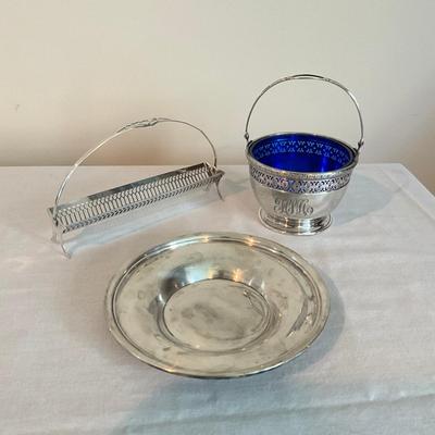 Sale Photo Thumbnail #1293: Tray: 6.5" diameter
6" long Cracker basket
Blue lined Basket: 3.5" diameter x 3" high