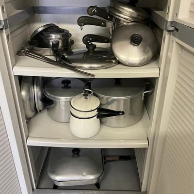 Sale Photo Thumbnail #1344: Different assortment of pots & pans, various sizes