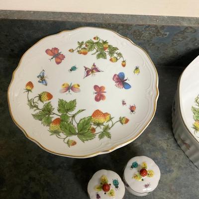 Sale Photo Thumbnail #1356: Six plates, Casserole dish, pedestal, Salt & Pepper shakers