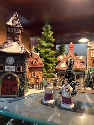 Dickens Village series, houses and people