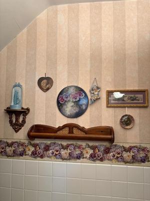 Wall decor, tall rack, pictures