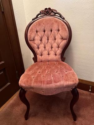Victorian style tufted chair