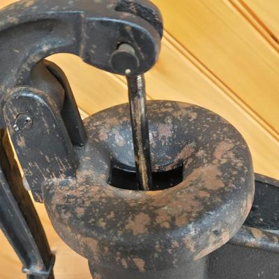 LOT 61P: Cast Iron Well Pump