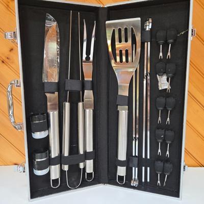 LOT 65P: Kitchen Appliances and Accessories Including Air Fryer, Bread Maker, Chafing Dish, Espresso Maker, and More