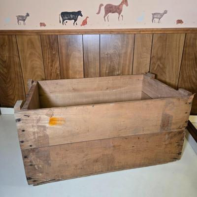 LOT 115S: Chas. J. Roth Richwood, NJ Crate and Railway Crate from Hardeeville, SC