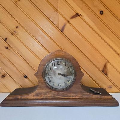LOT 143F: Antique Mantle Clock with Key