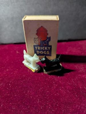 Vintage Tricky Dogs Novelty Black / White Magnetic Dogs w/ Box #3
