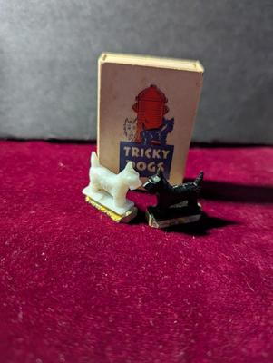 Vintage Tricky Dogs Novelty Black / White Magnetic Dogs w/ Box #3