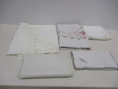 Vintage Embroidered Linens Table Cloths & Napkins