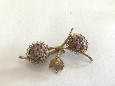 Beautiful Vintage Purple Gold Tone Brooch
