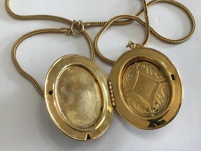 Fragonard Signed Cameo Locket With Chain Vintage