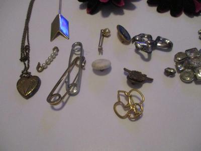 Antique Brooches Necklaces & Bracelet #44