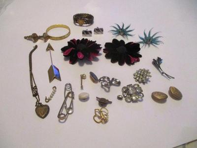 Antique Brooches Necklaces & Bracelet #44