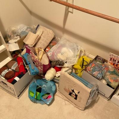 475 Large Knitting Lot