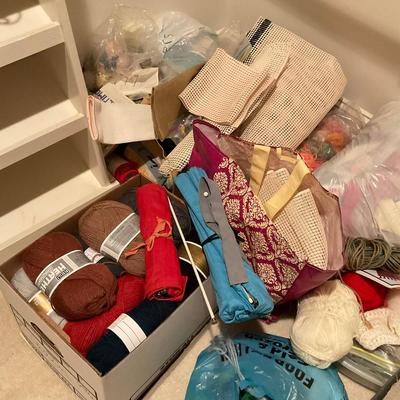 475 Large Knitting Lot