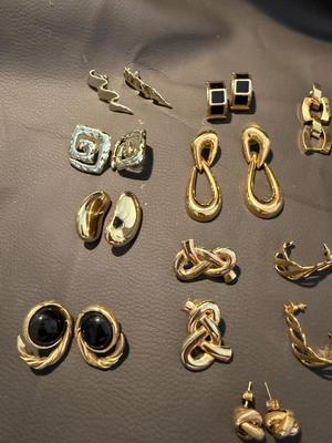 Sale Photo Thumbnail #225: It’s disco fever time. This lot has a lot of gold tone earrings. More on the chunky side than the other this is great for your vintage attire. Or sprucing up an outfit.