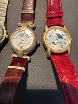 Sale Photo Thumbnail #269: This is for a lot of women’s watches. I don’t know anything about these if they just need batteries or not these are sold as is look at each picture for any flaws..
