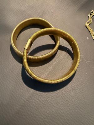 Sale Photo Thumbnail #277: This slot is for some beautiful girls home pieces. There is a necklace and for bracelets..