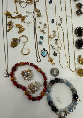 Sale Photo Thumbnail #55: See photos for details, there are many single earrings without mates.
