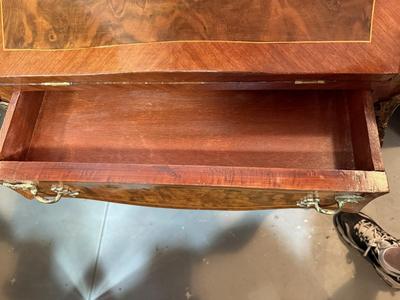 Sale Photo Thumbnail #323: This is suck a beautiful desk. If I had room to keep it, I think it would be mine. This sweet desk has metal senate scrolls to show off its beautiful wood. This would not only make beautiful all around piece in your home but it would make the sweetest van