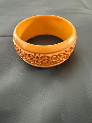 Sale Photo Thumbnail #336: This is for a beautiful Bakelite carved looking bracelet. Omg! I love this it’s beautiful! It’s a must have!