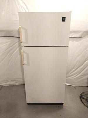 GE REFRIGERATOR/FREEZER