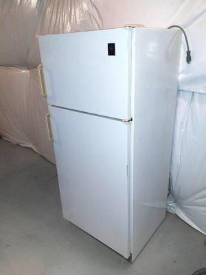 GE REFRIGERATOR/FREEZER